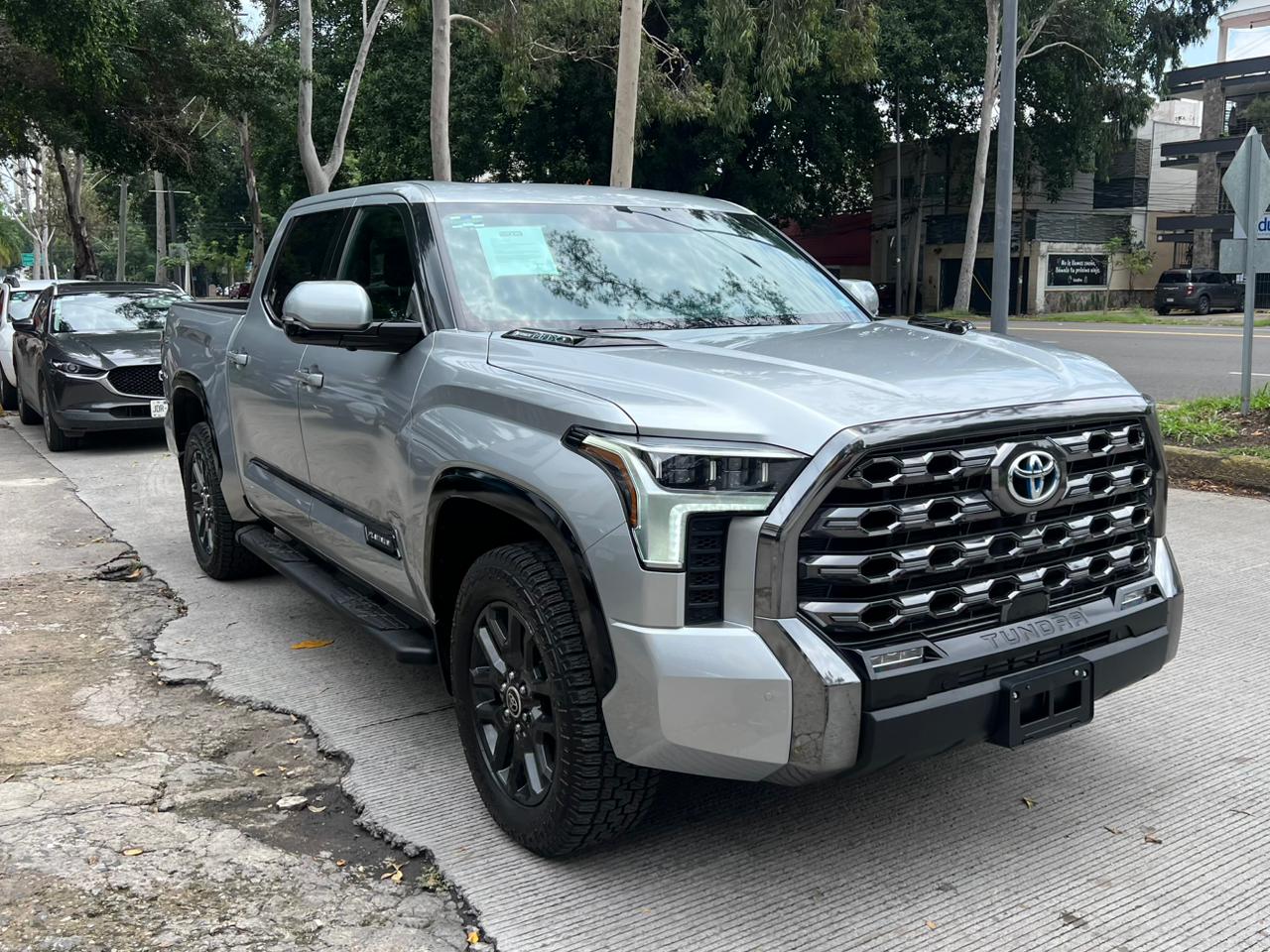 2023 toyota Tundra HEV Platinum 