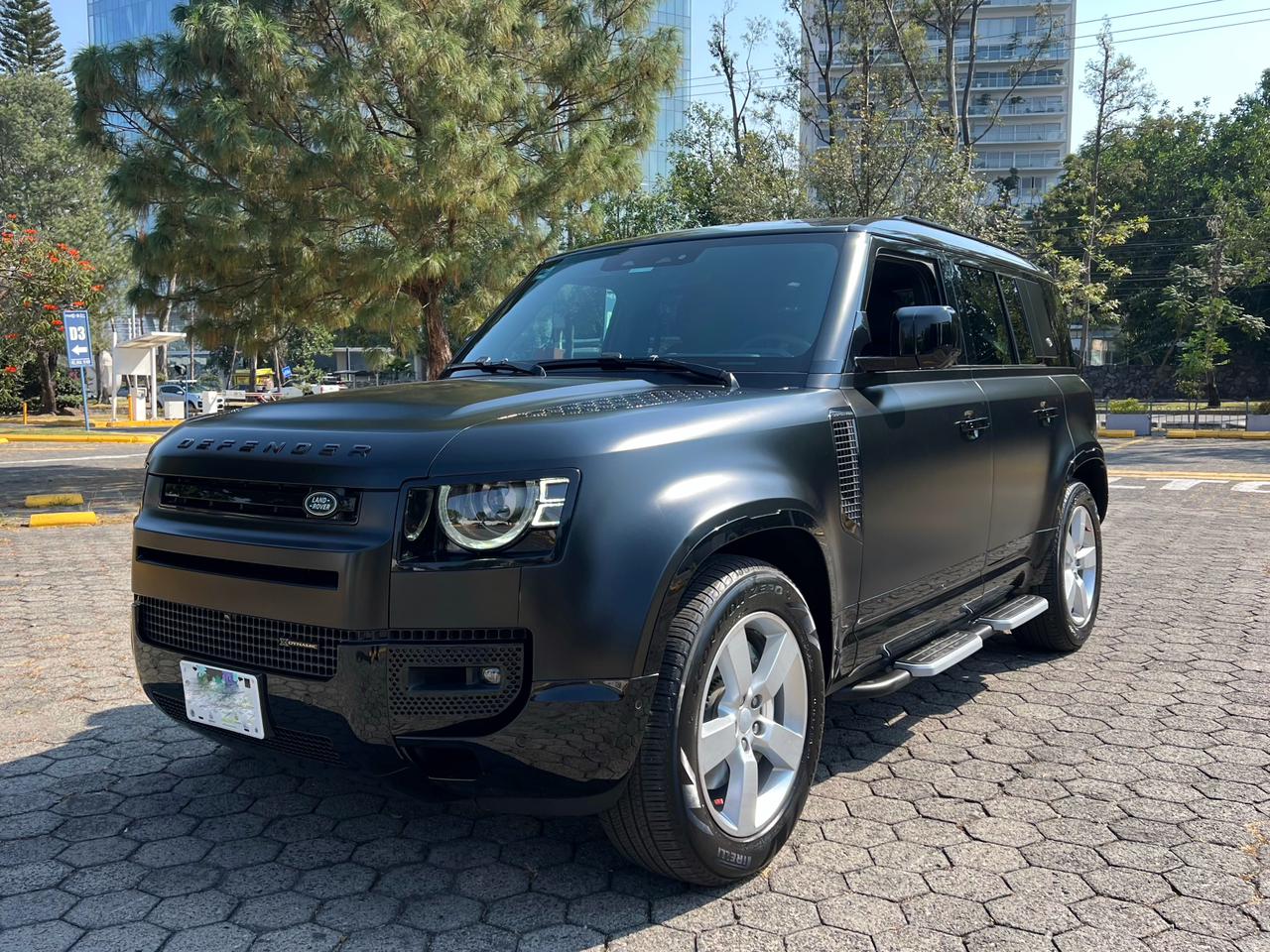 2023 land-rover Defender 110 X Dynamic Se 