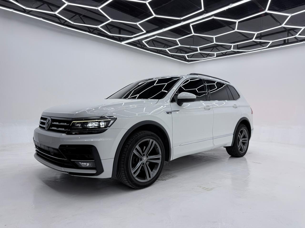 2021 volkswagen TIGUAN R LINE