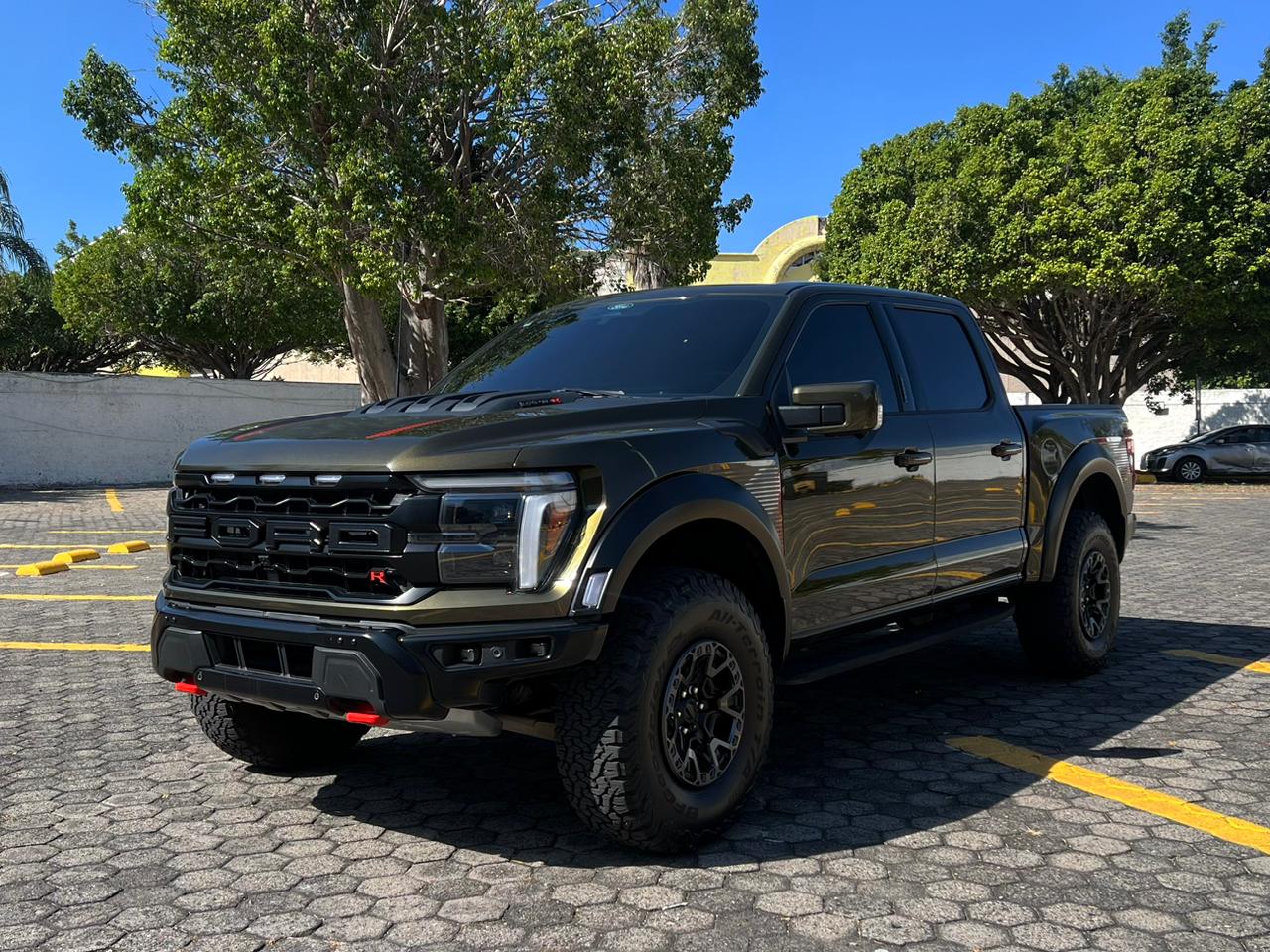 2024 ford raptor r 