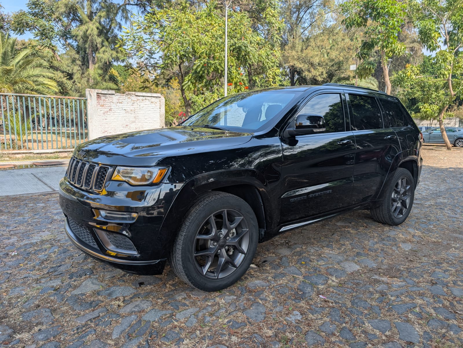 2020 jeep GRAND CHEROKEE LIMITED X